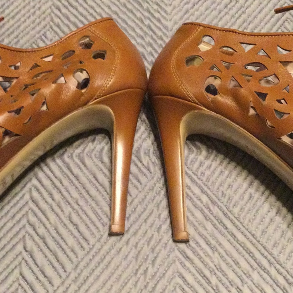 kate spade  size 9 brown laser cut leather 3.75” heels for women - Picture 6 of 9